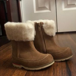 Clark’s First Shoes Boots 4.5. EUC